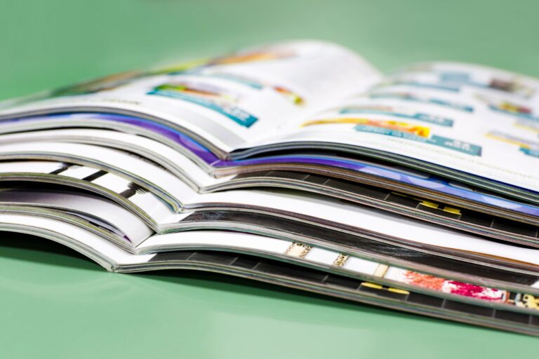 Bestuurslid Mechteld in brochure Voion