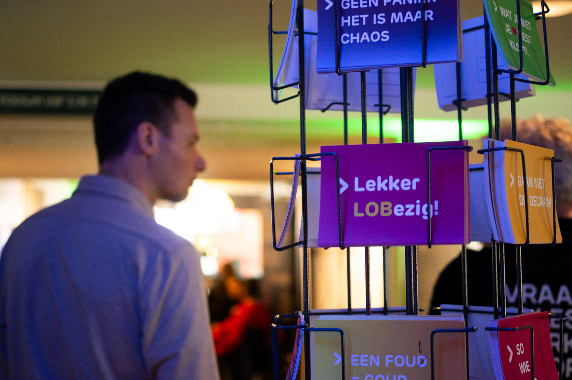 Rek met A6 kaarten met leuke teksten